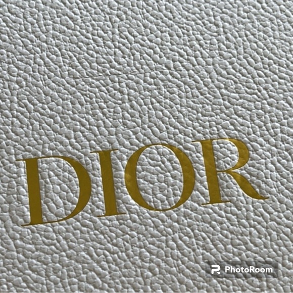 Dior White Pebble Gold Lettering Gift Box With Lid Large - Picture 2 of 9